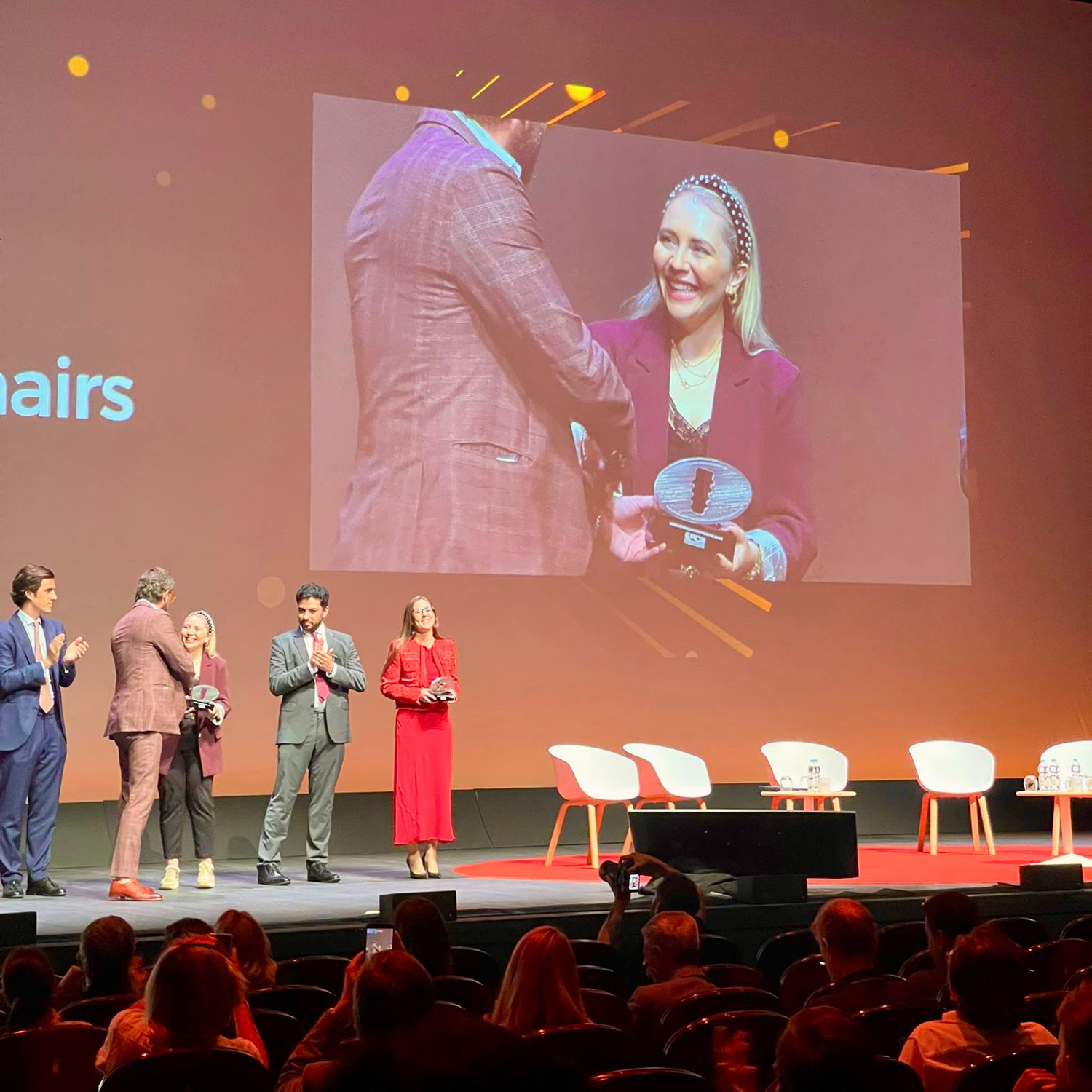 Bild der Preisträgerin bei der Preisübergabe